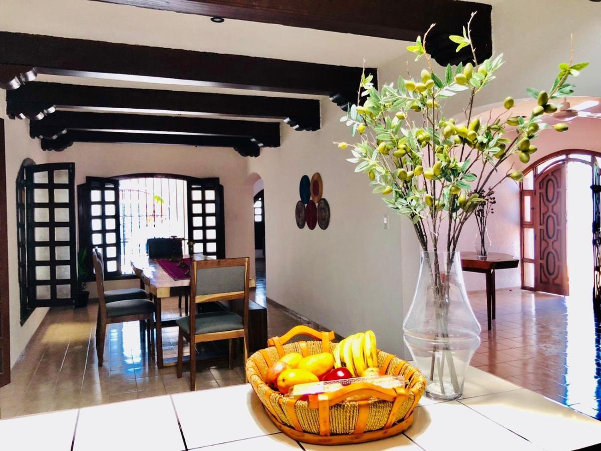 Villa Bugambilia Colonial Charm With Spacious Design And Private Pool Five Minutes From Downtown Mérida Kültér fotó
